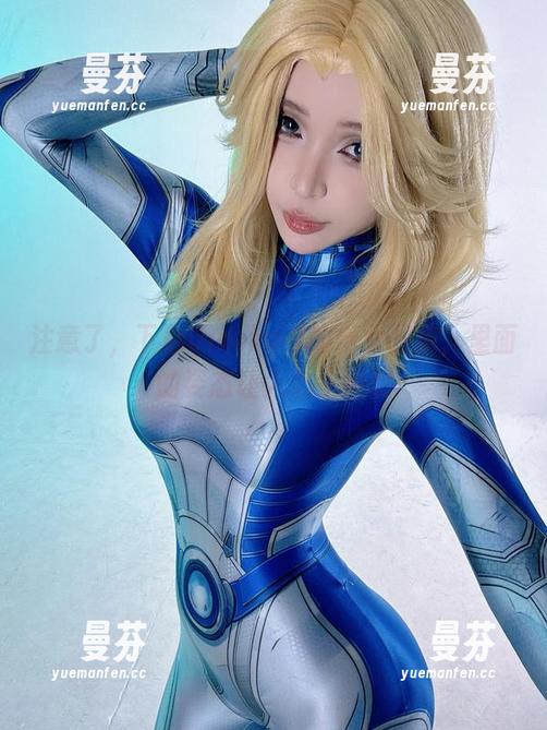 注意了，下载Umeko J的修女图集，里面的姿态让人心生遐想